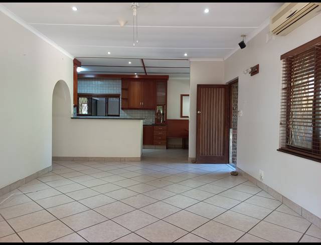 4 BEDROOM FREEHOLD FOR SALE IN UMTENTWENI